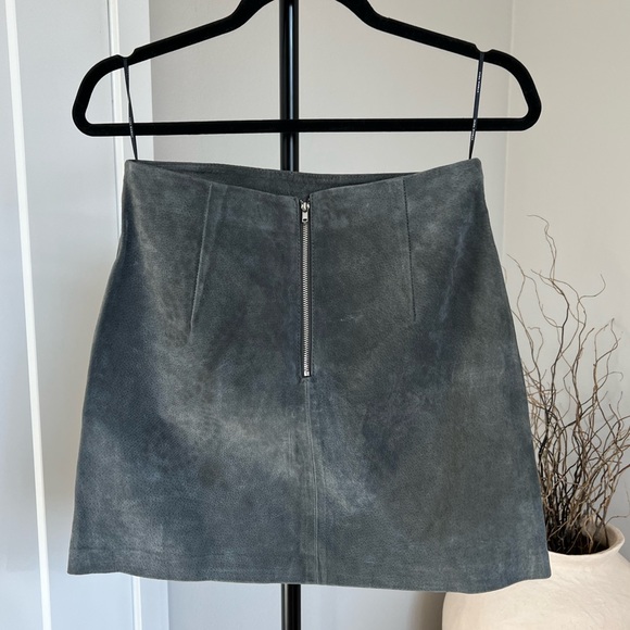 ZARA Dark Gray Suede Mini Skirt - Picture 5 of 7